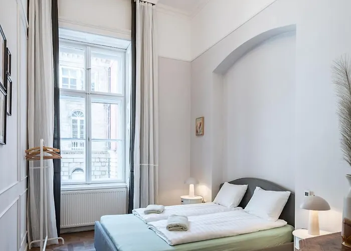 4br Artdeco Elegance With Sauna Apartamento Budapeste