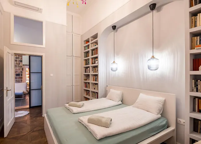 Apartamento 4br Artdeco Elegance With Sauna Budapeste