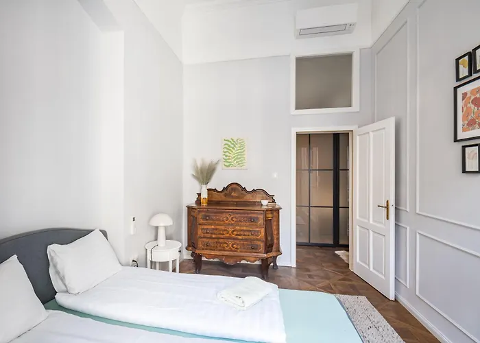 4br Artdeco Elegance With Sauna Apartamento Budapeste