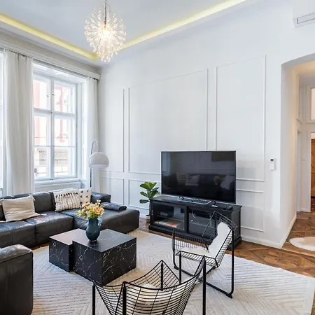 Apartment 4br Artdeco Elegance With Sauna *