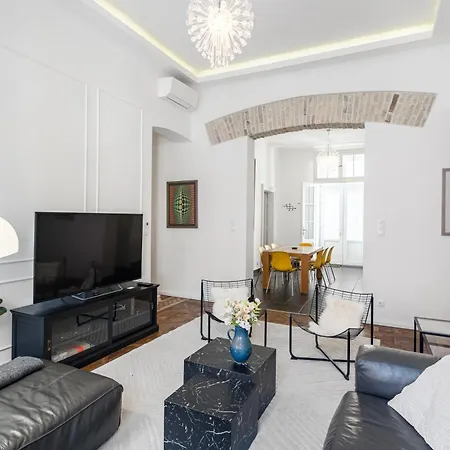 4br Artdeco Elegance With Sauna Daire Budapeşte