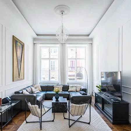 4br Artdeco Elegance With Sauna בודפשט