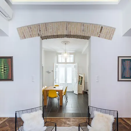 Appartement 4br Artdeco Elegance With Sauna Budapest