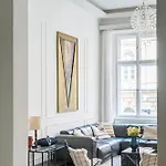 4br Artdeco Elegance With Sauna Lejlighed