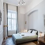 4br Artdeco Elegance With Sauna Lejlighed Budapest