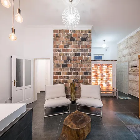 Apartment 4br Artdeco Elegance With Sauna Budapest