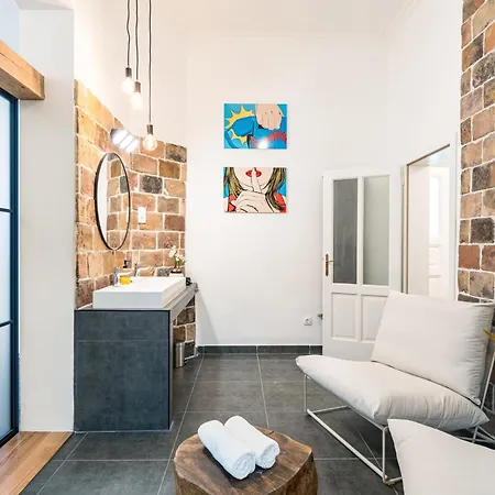Apartment 4br Artdeco Elegance With Sauna *