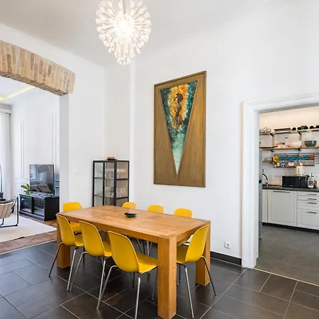 Apartment 4br Artdeco Elegance With Sauna