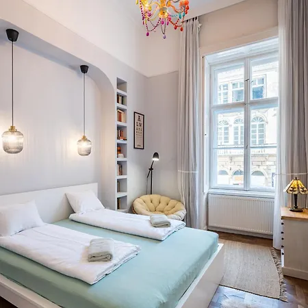 4br Artdeco Elegance With Sauna Apartment *