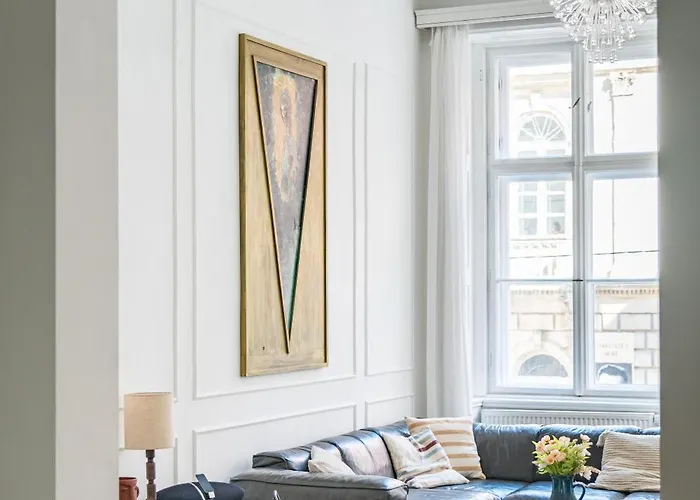 4br Artdeco Elegance With Sauna Appartement