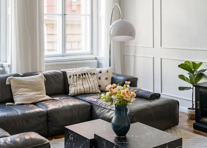 4br Artdeco Elegance With Sauna Appartement