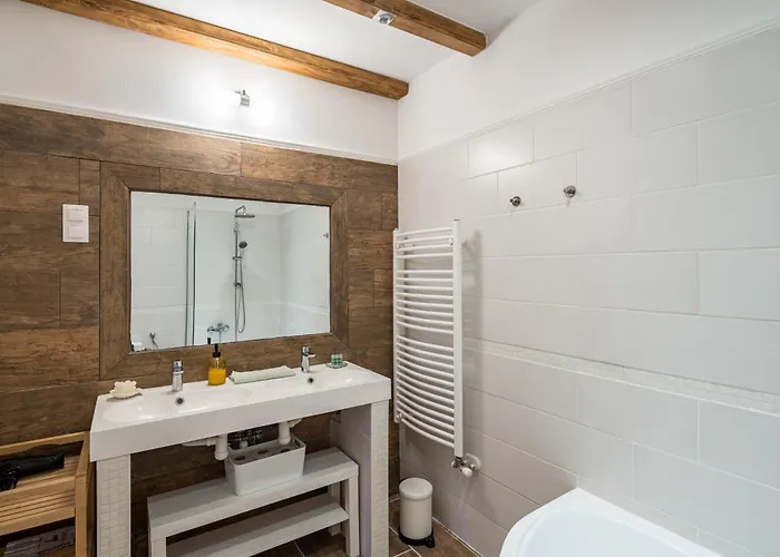 4br Artdeco Elegance With Sauna